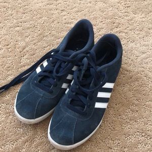 navy adidias